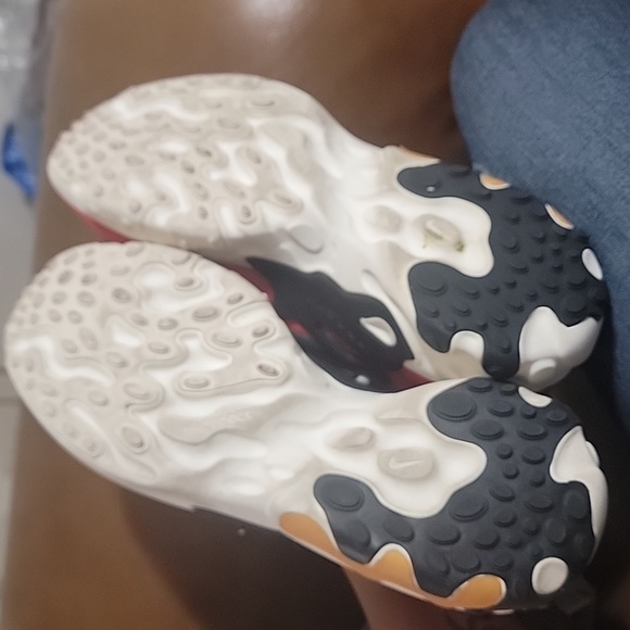 Nike React - Picture 3 of 5